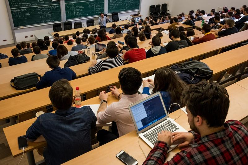Proiect pentru limitarea numărului zilnic de ore la facultate