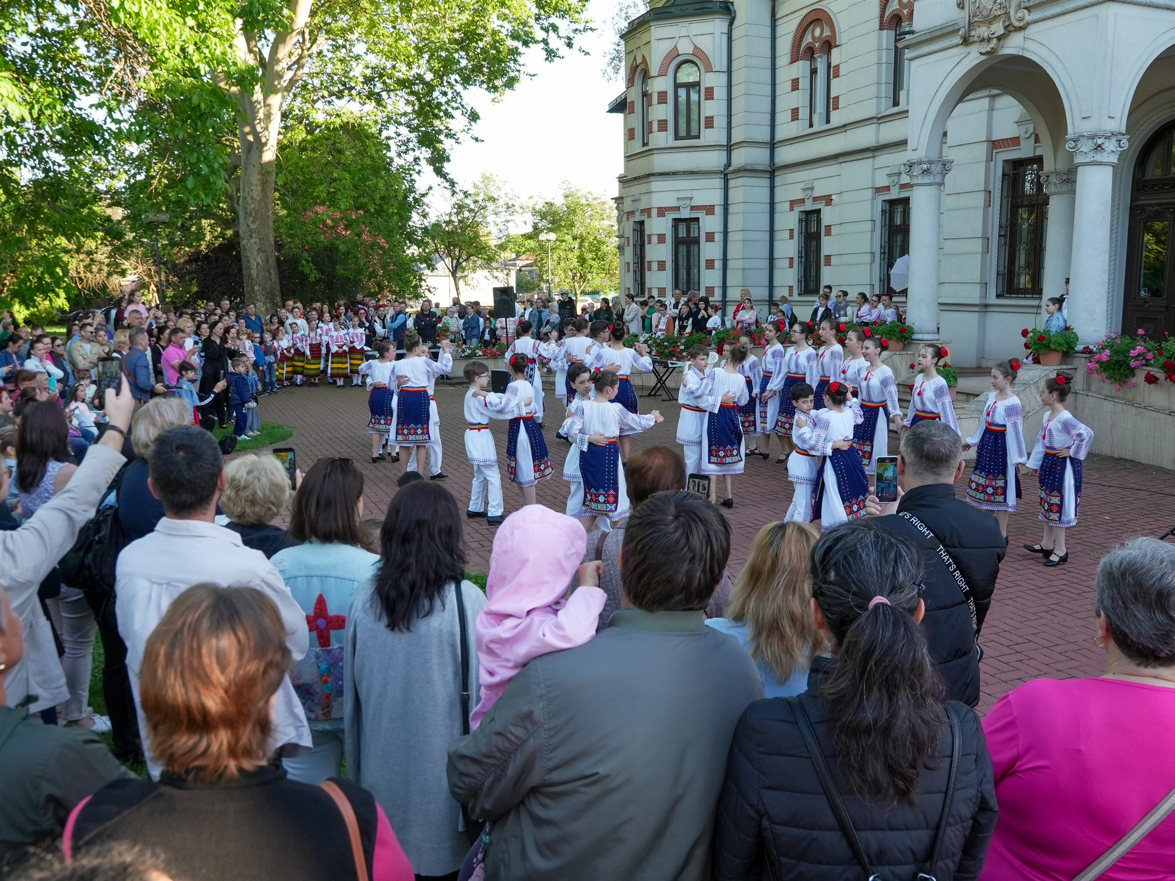 Ziua Copilului, sărbătorită la Muzeul eparhial prin cântec şi dans