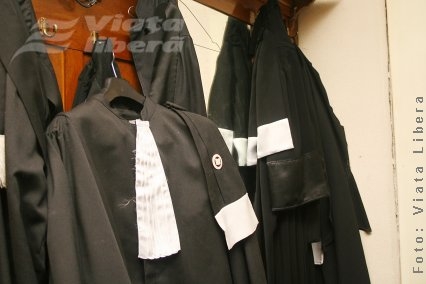 Războiul celor două robe