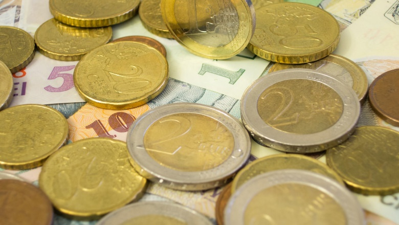Analiză financiară. Euro s-a agățat de pragul de 5,23 lei