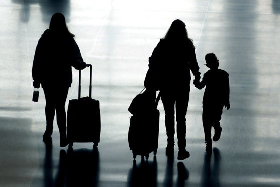 50.000 de români au plecat definitiv din ţară anul trecut