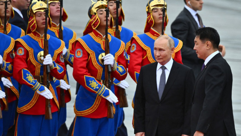 Putin, în loc de arestare, primit cu gardă de onoare
