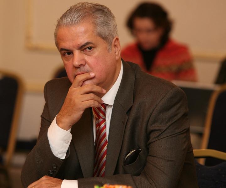 Adrian Năstase, condamnat la doi ani de închisoare