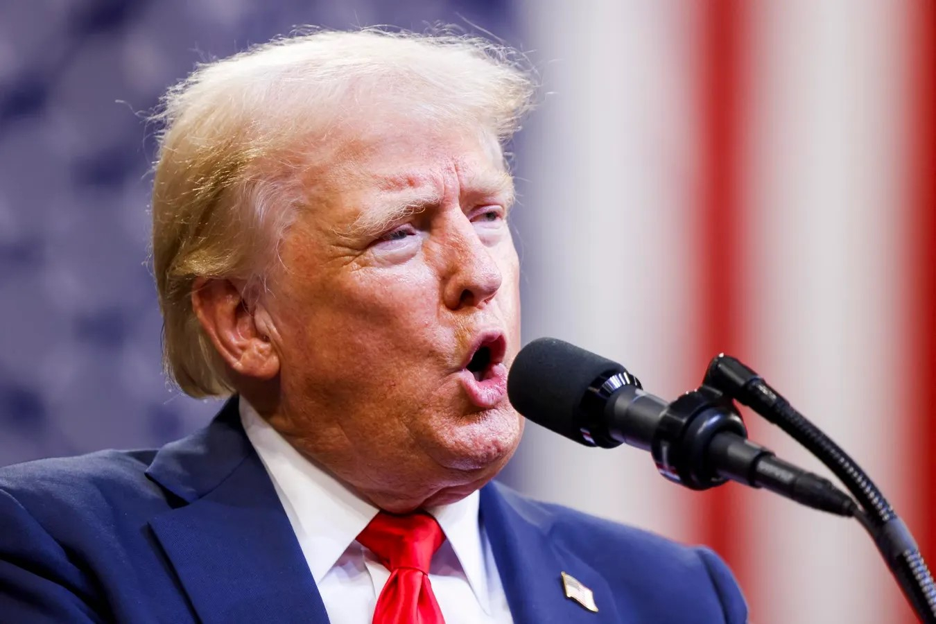 Hackerii iranieni au pus ochii pe echipa lui Donald Trump