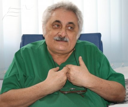 Doctorul Bacalbaşa şi „bombardierele” blonde
