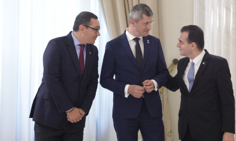 Joaca de-a politica pe Dâmboviţa