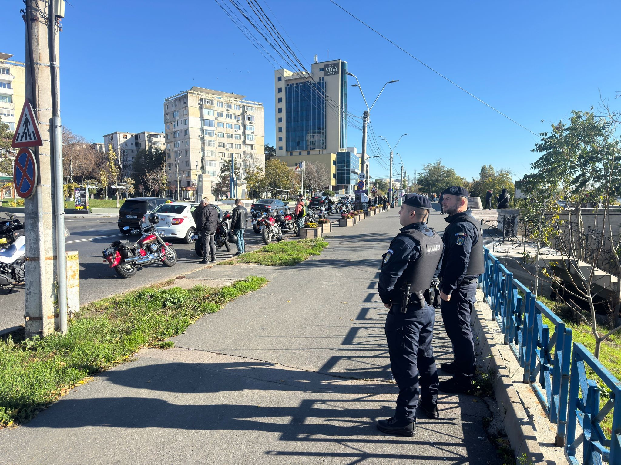 Zeci de jandarmi gălăţeni, în misiune de Crăciun