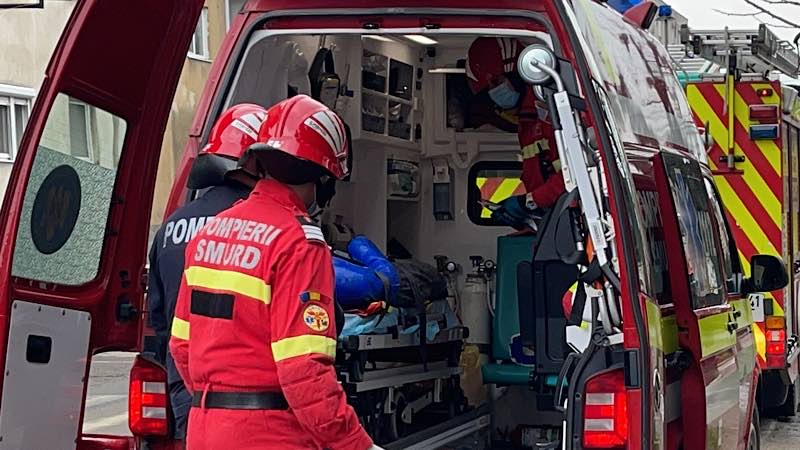 Trei gălăţeni, dintre care doi copii, intoxicaţi cu monoxid de carbon