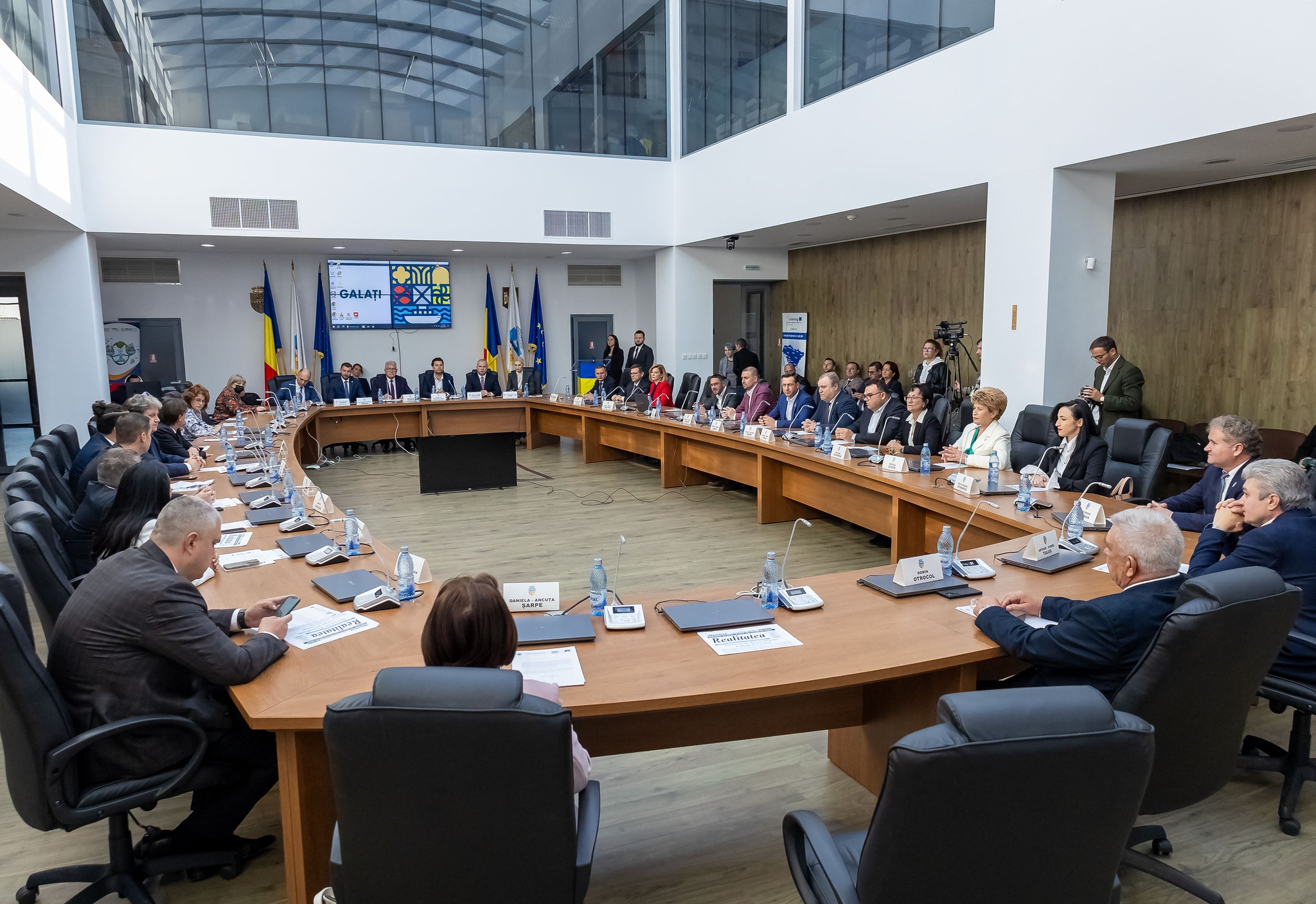 Cum s-au împărţit aleşii locali ai Galaţiului în comisiile de specialitate ale Consiliului Local