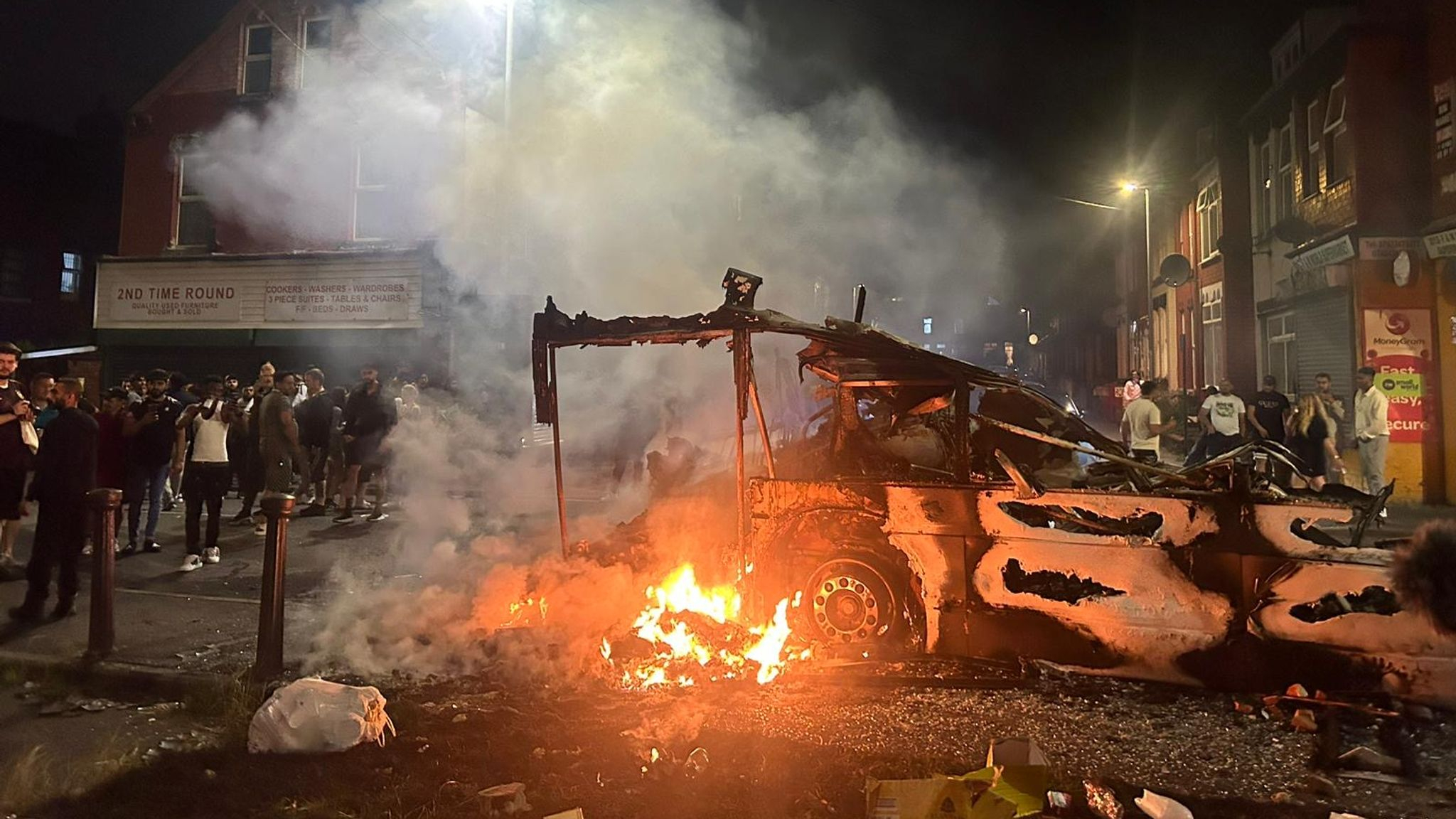 Români implicați în revoltele violente de la Leeds
