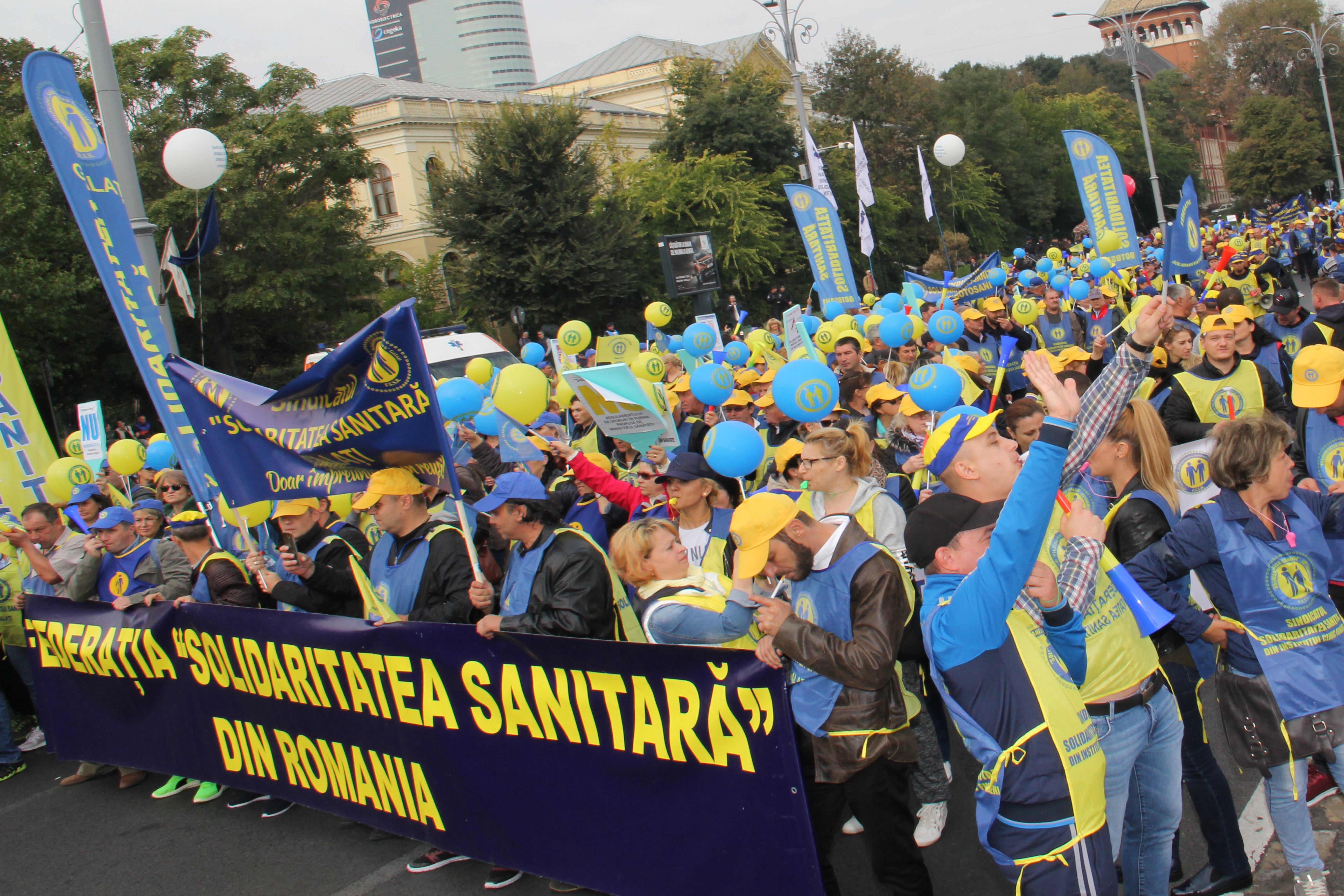 Scrisoare deschisă către premier. Sindicaliştii din Sănătate cer să nu li se taie salariile