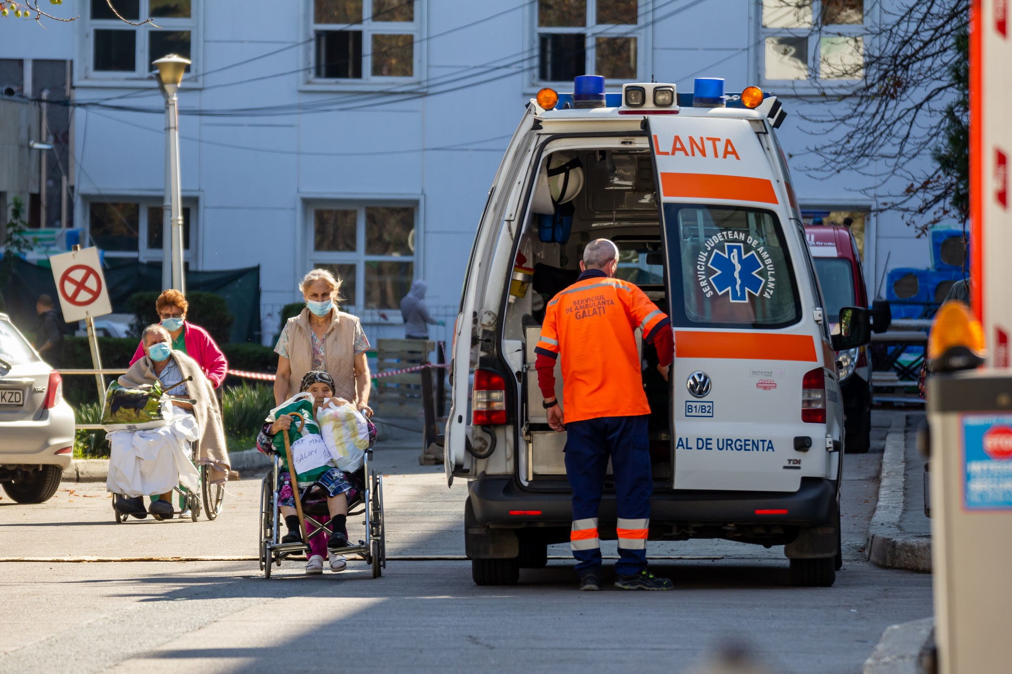 Managerii interimari de la ambulanță nu mișcă „în front”