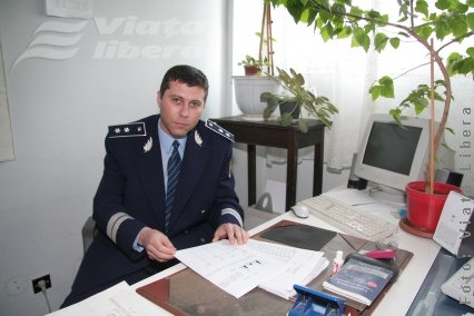 Mopedist de mare elan, răsturnat în şanţ