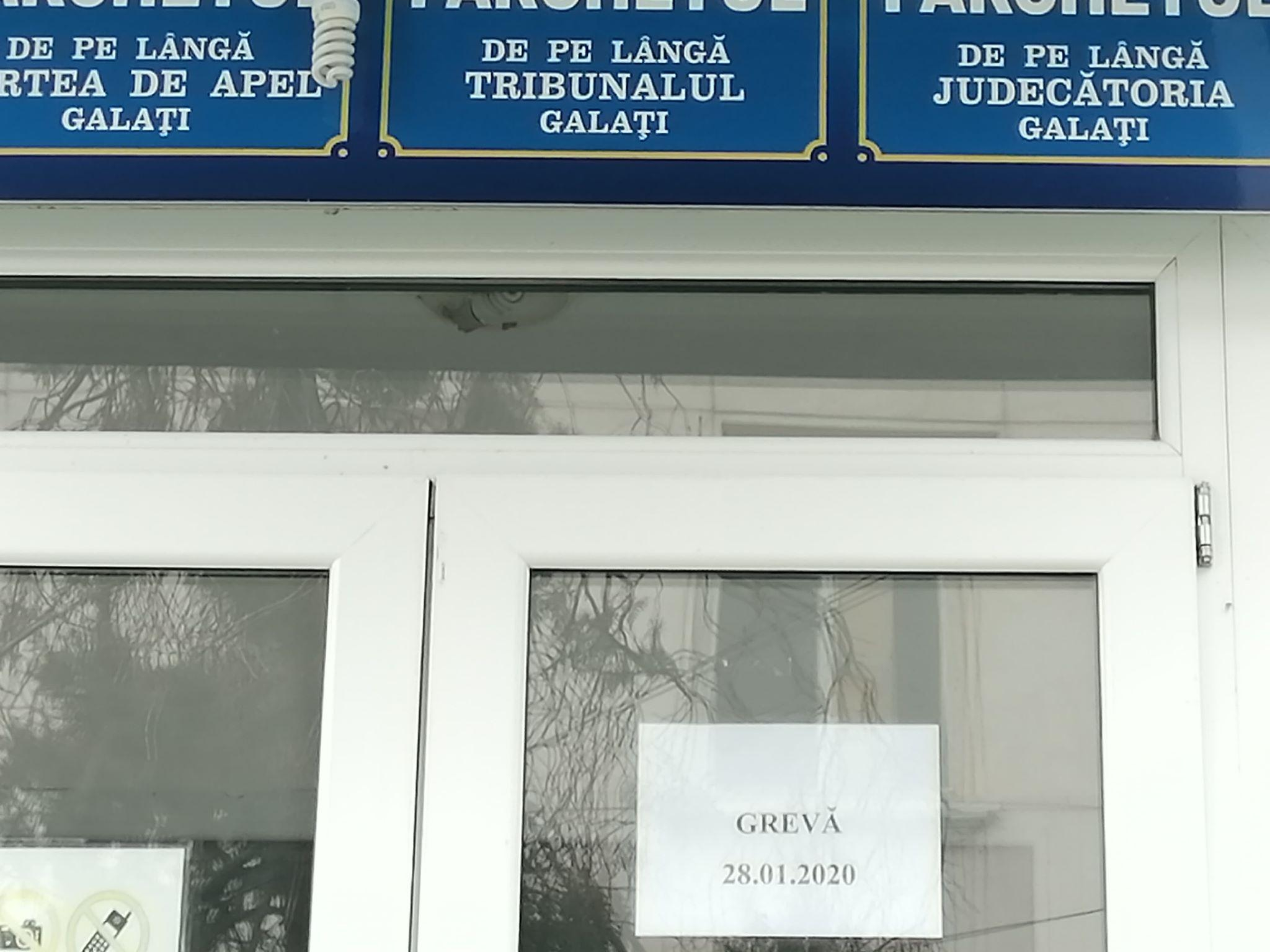 Protestele din justiţia gălăţeană continuă