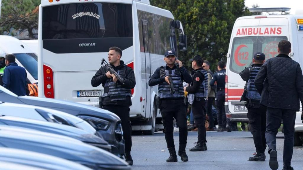 Schimb de focuri în fața consulatului Israelului din Istanbul