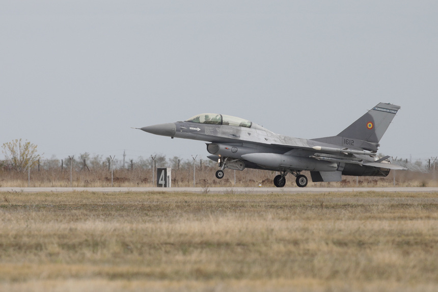 Trei escadrile de avioane F-16, în dotarea armatei române