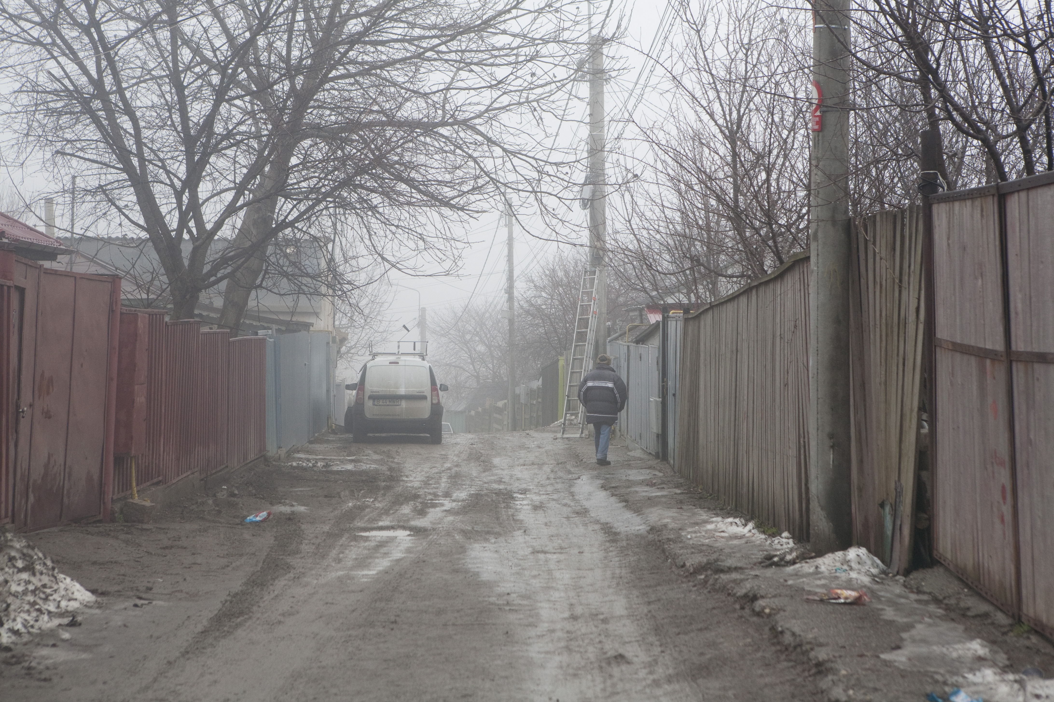 Cartier al Galaţiului fără canalizare şi cu dejecţiile în drum