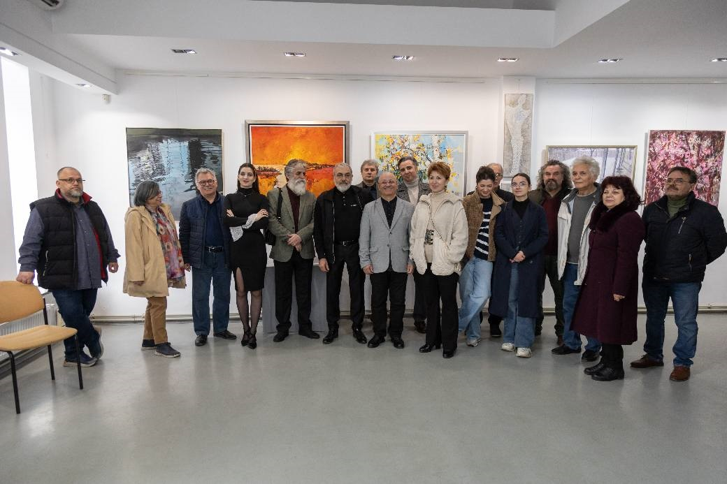 Primăvara a adus în oraş salonul artiştilor gălăţeni