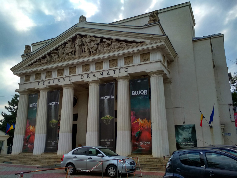 Teatrul Dramatic „Fani Tardini” împlinește 70 de ani
