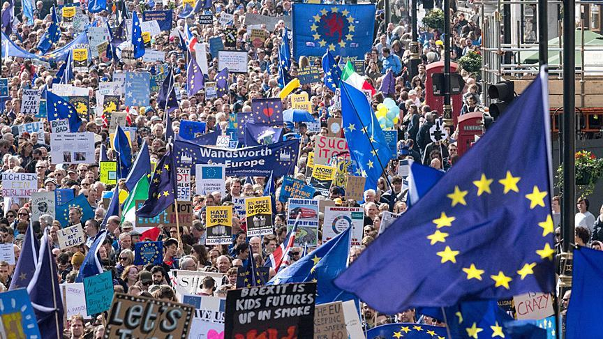 Mulți britanici vor înapoi în UE