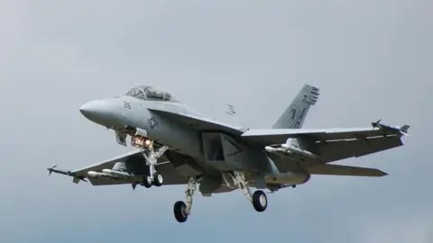 Avion american, doborât deasupra Mării Roșii