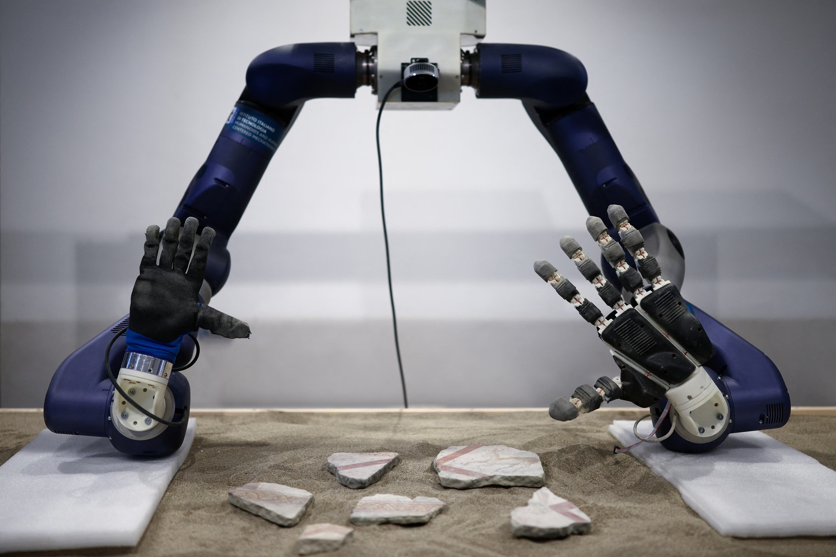 Fresce de la Pompeii, reasamblate cu un robot