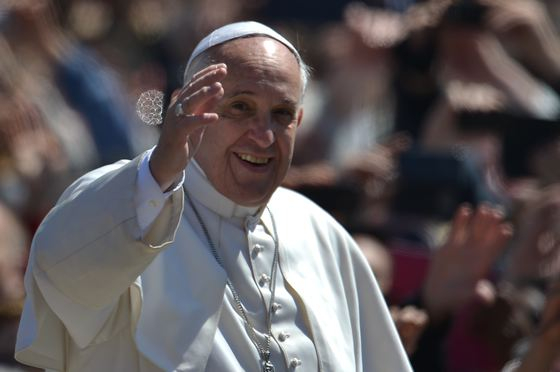 Papa Francisc vine în România