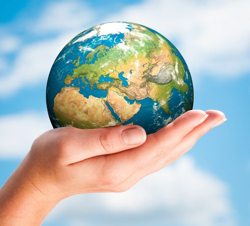 Profesorii de geografie din județul Galați luptă pentru a-și salva materia pe care o predau