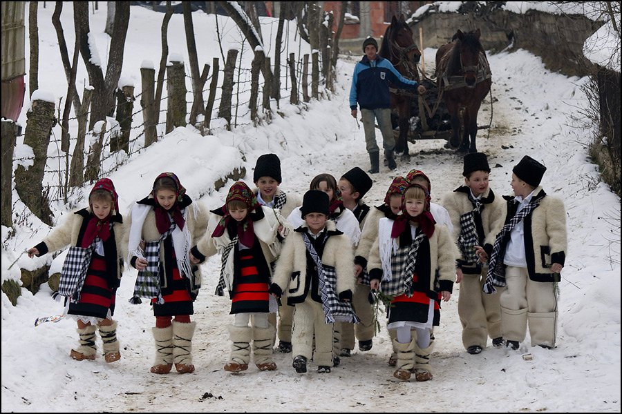 Tradiții românești de Crăciun, între colinde, cozonaci și bucuria familiei