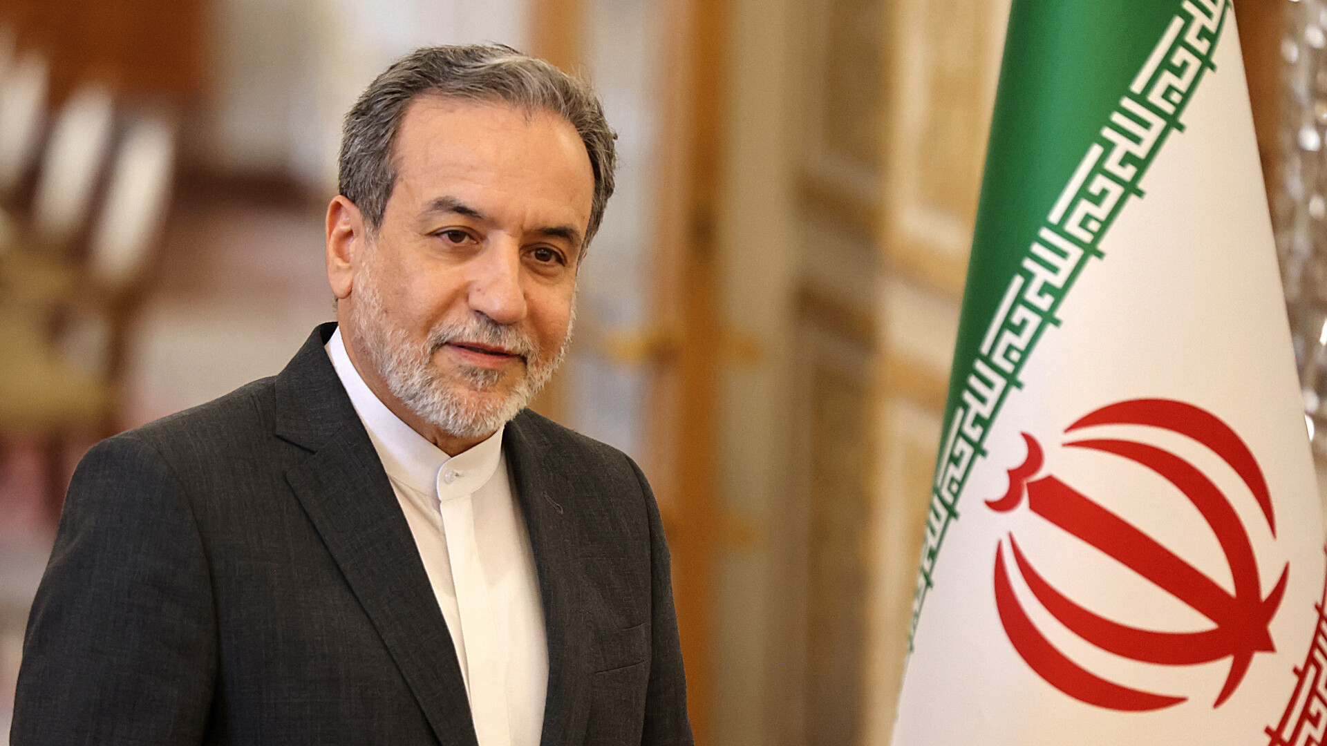 Iranul condamnă reluarea testelor nucleare