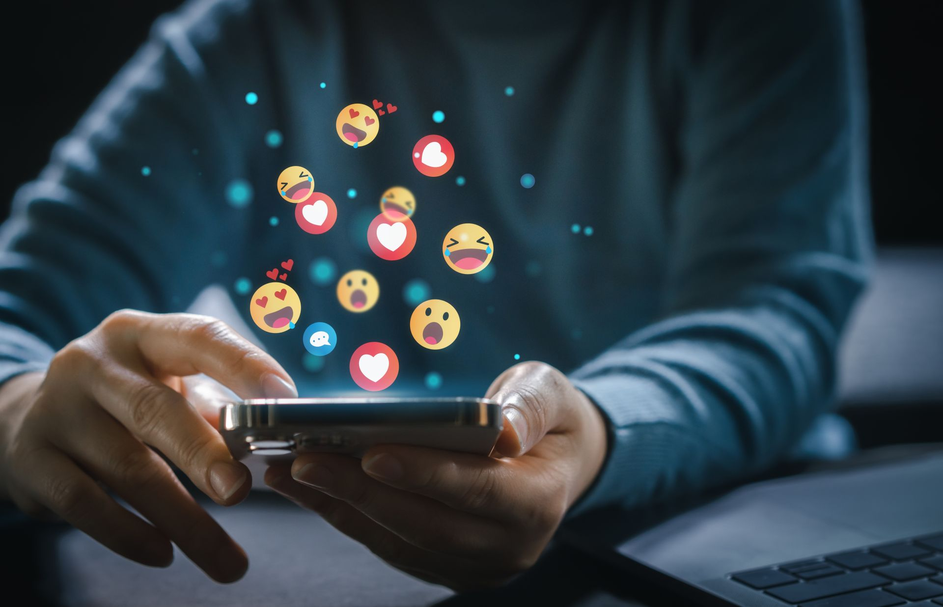 Reguli noi pentru utilizarea platformelor sociale
