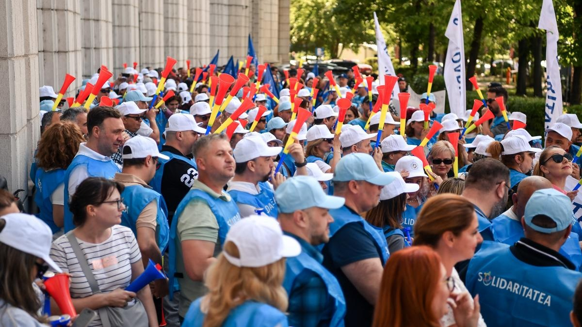 Cele cinci mari confederații sindicale cer retragerea proiectului Legii salarizării