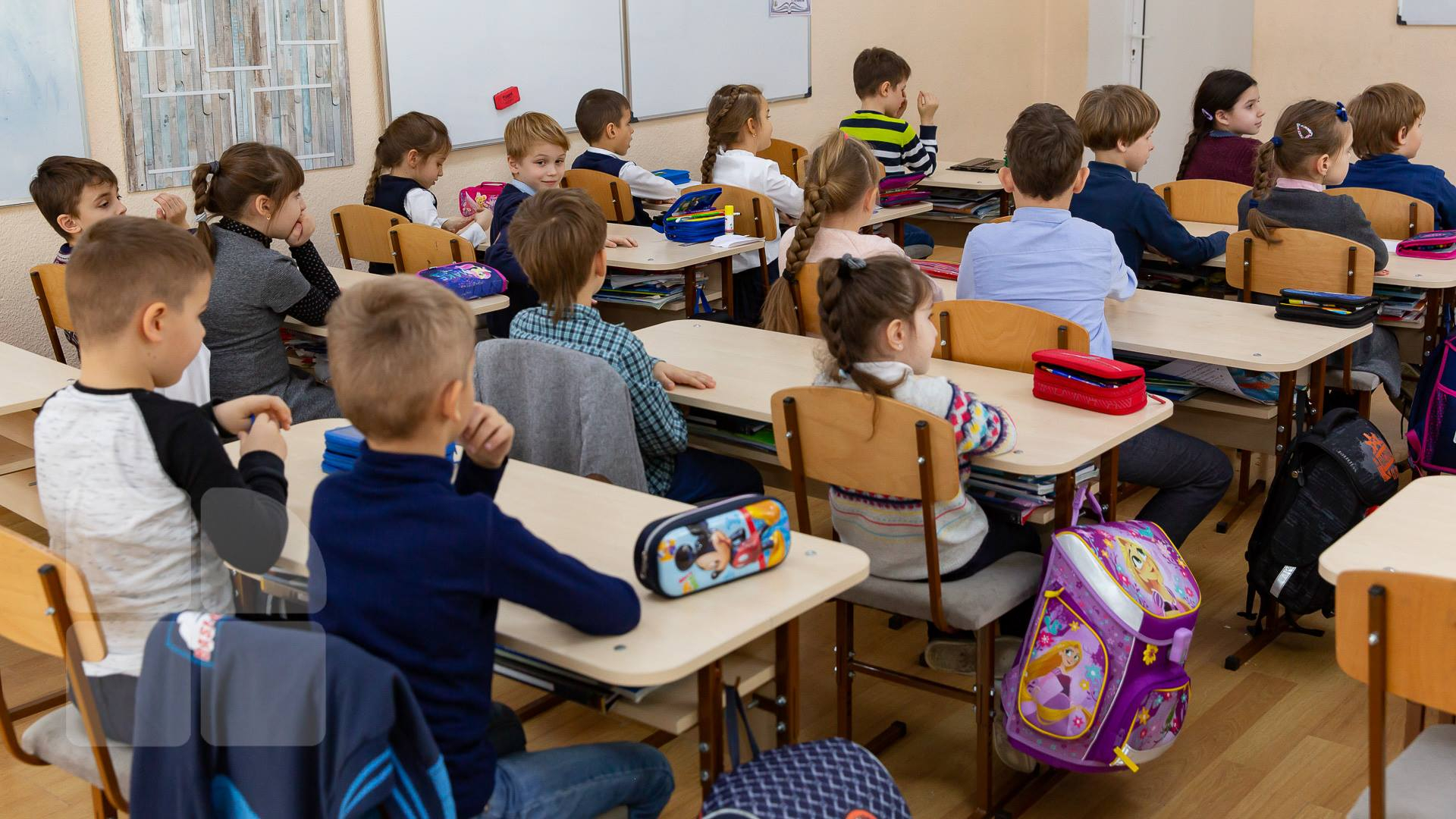 Zeci de școli și grădinițe din Galați au început anul fără autorizație sanitară