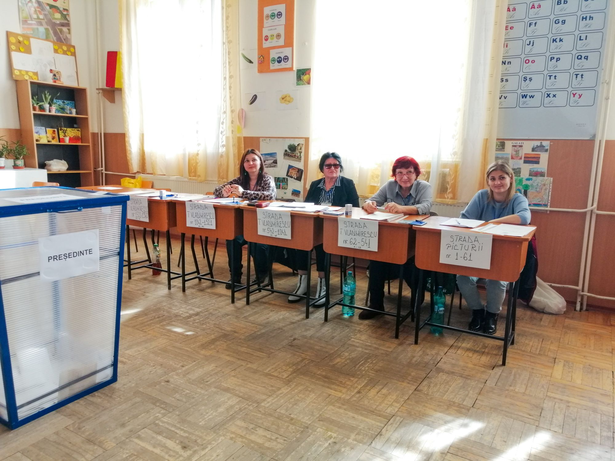 O secţie de votare pentru locatarii unei singure case | ALEGERI PREZIDENȚIALE 2019