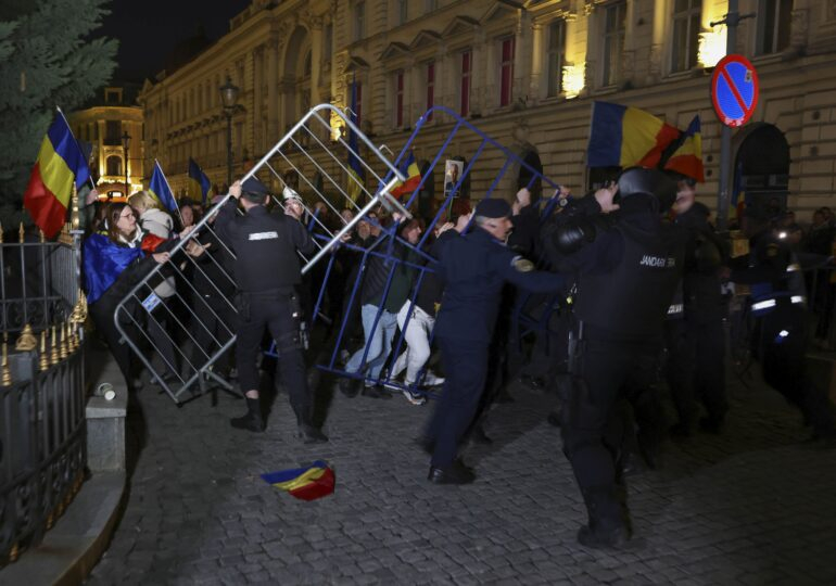 Parchetul investighează violențele de la protestul din Bucureşti