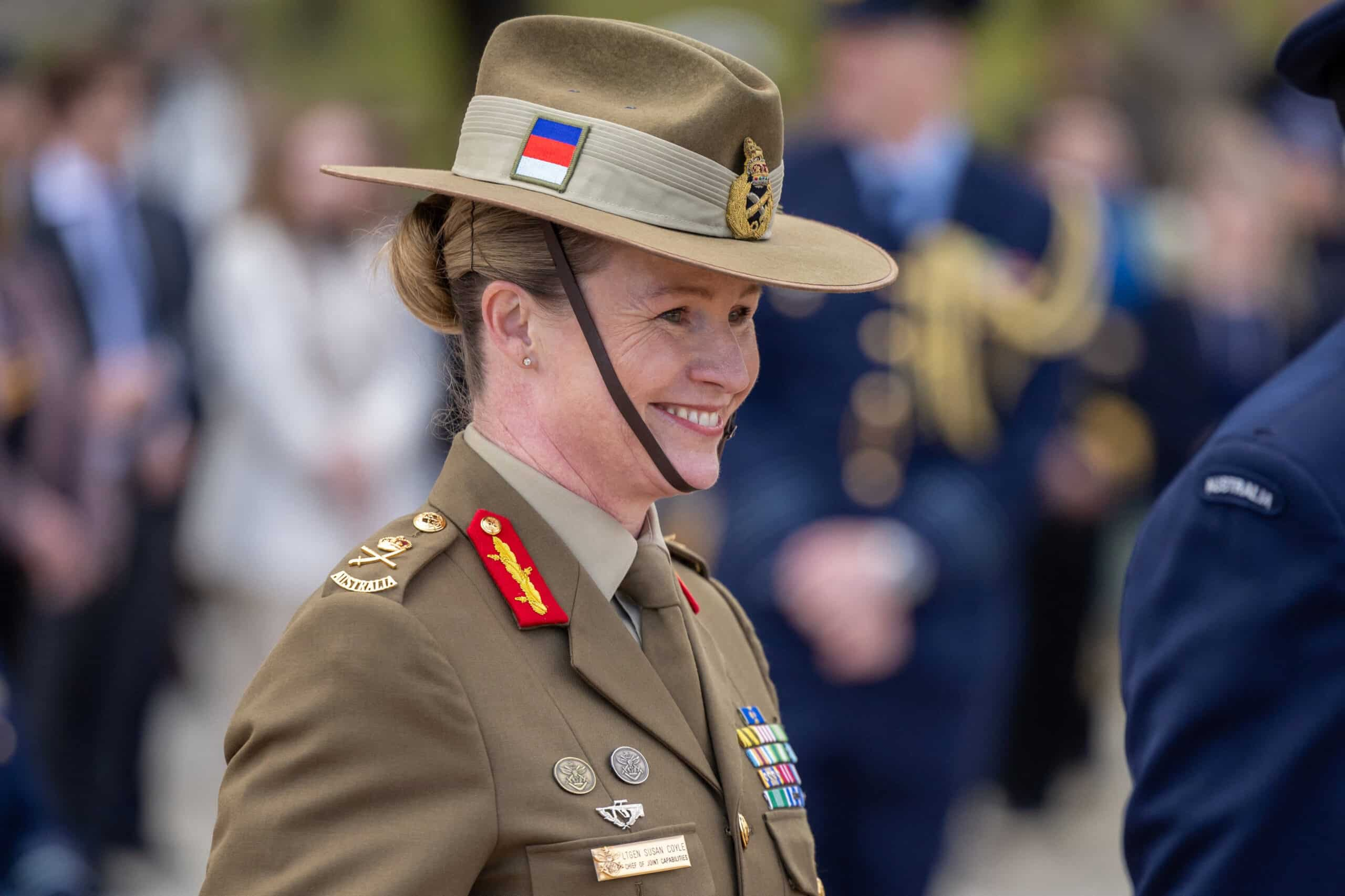 O femeie, la comanda armatei Australiei
