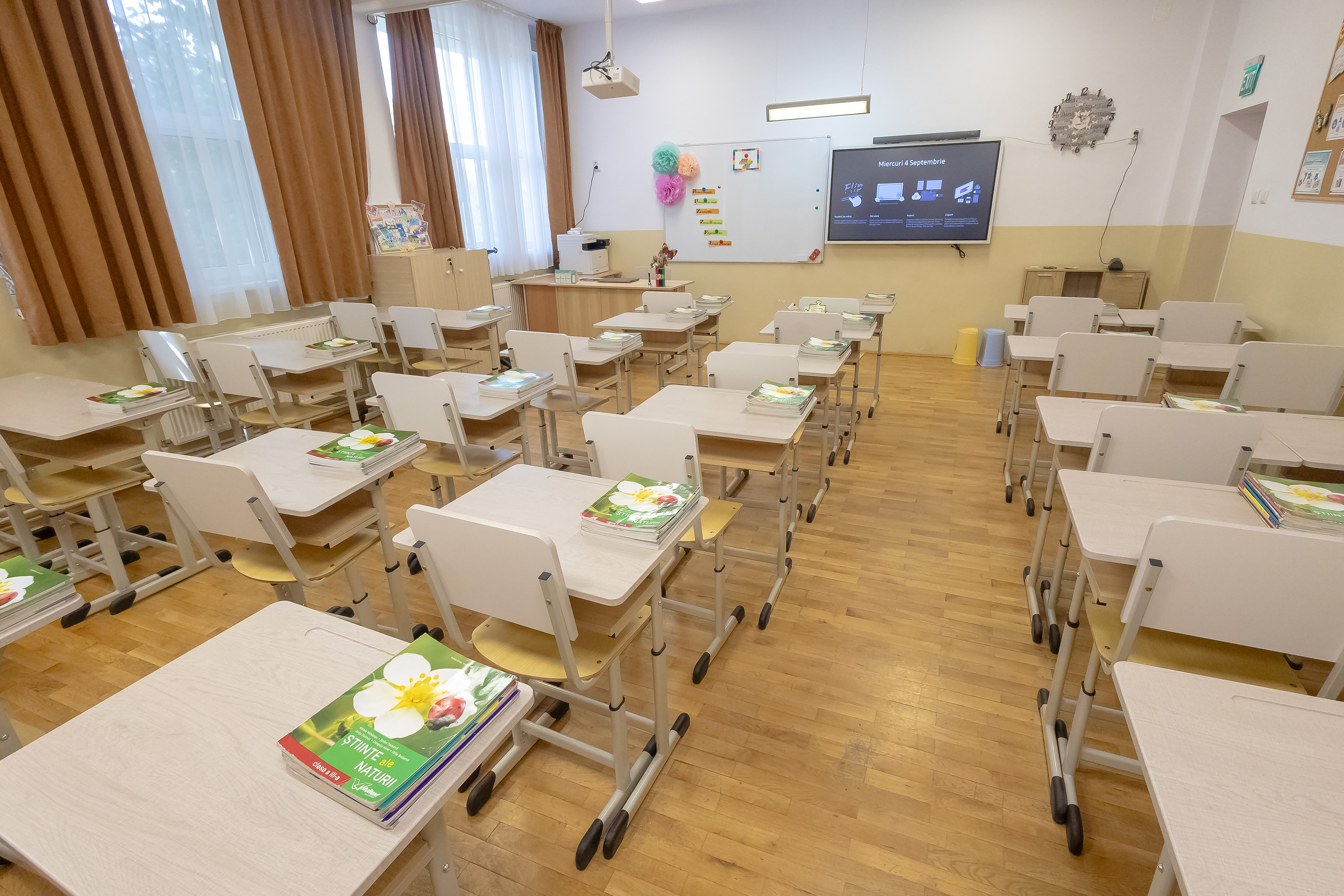 Vestiare metalice, în toate școlile și liceele din Galați