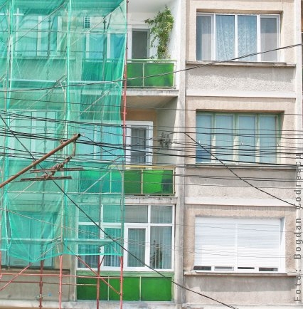 Şapte lucrări pentru şapte blocuri