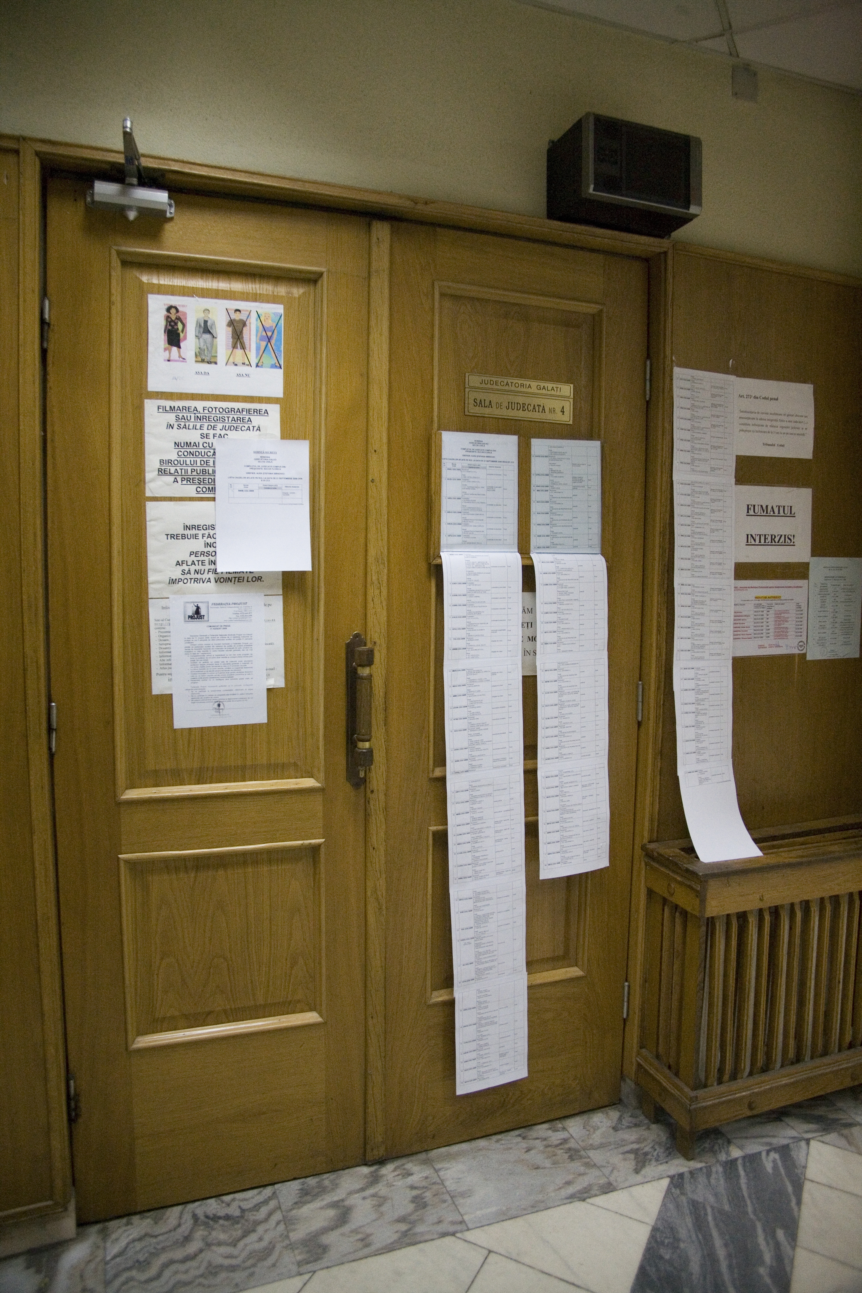 În speranţa unor pedepse mai blânde, asistentele recunosc  darea de mită