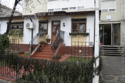 Vila de la bloc
