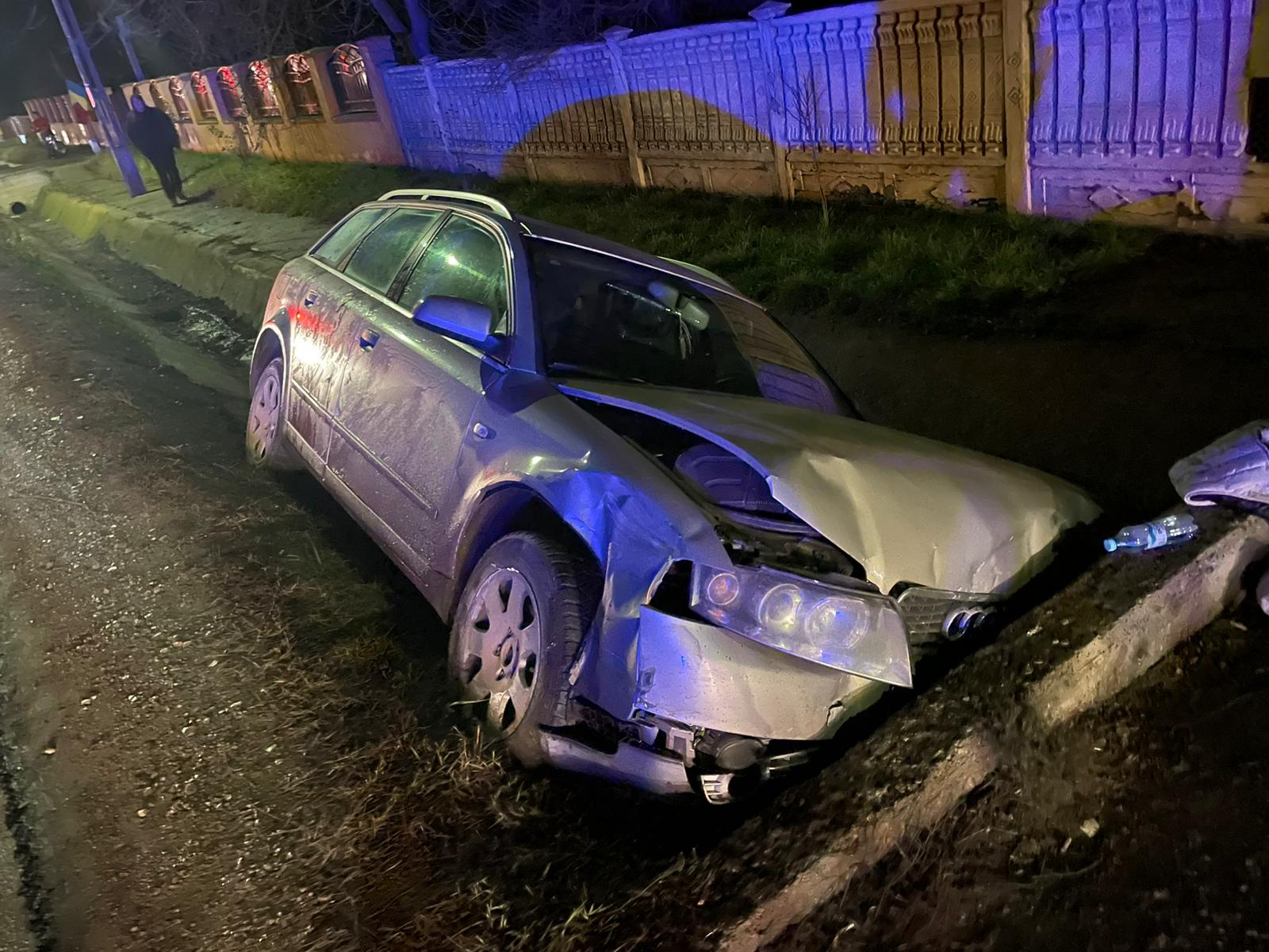 Un șofer a murit după impactul cu un cap de pod