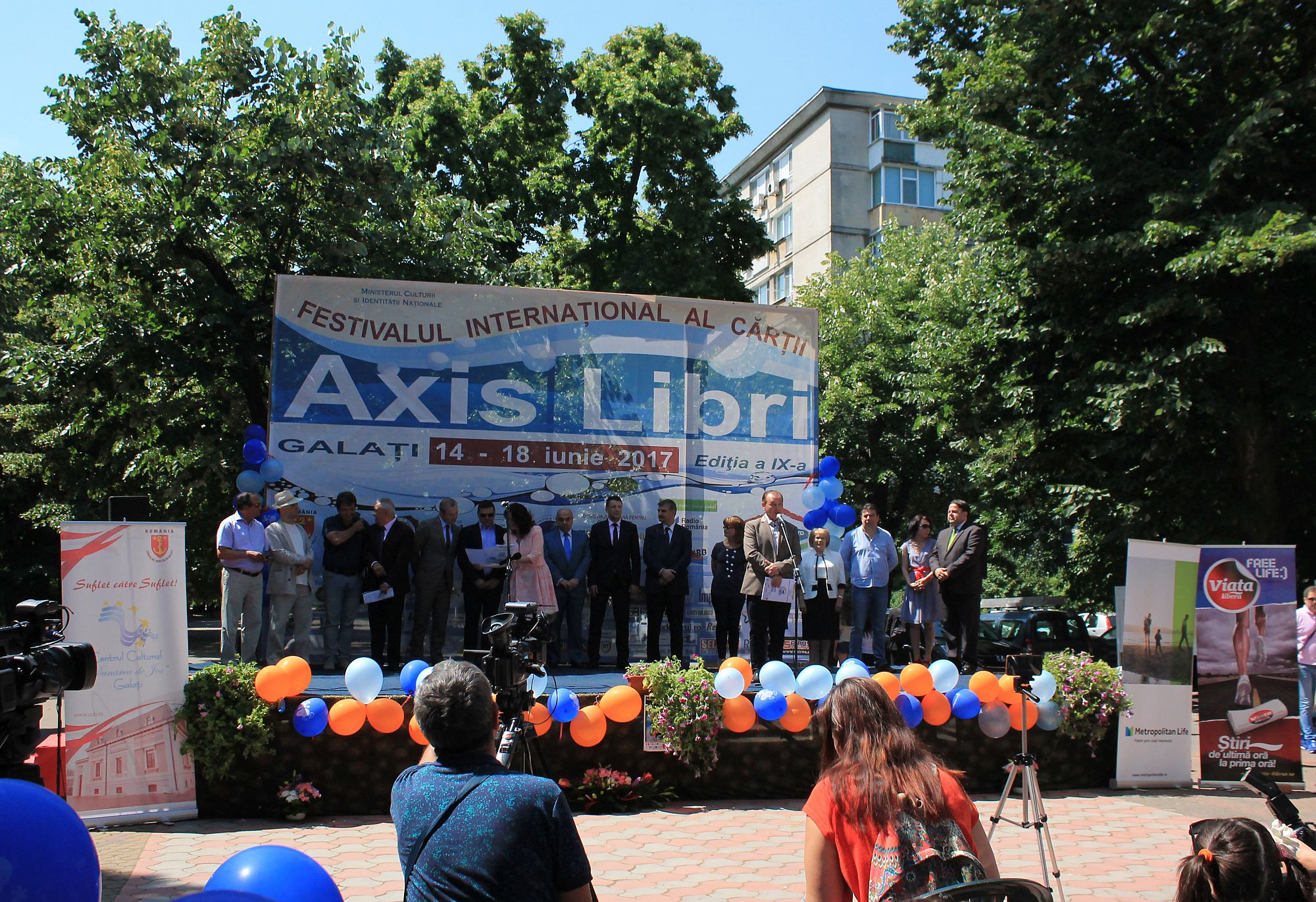 FOTO | A început Festivalul Internaţional al Cărţii ”Axis Libri”. AFLĂ PROGRAMUL de joi