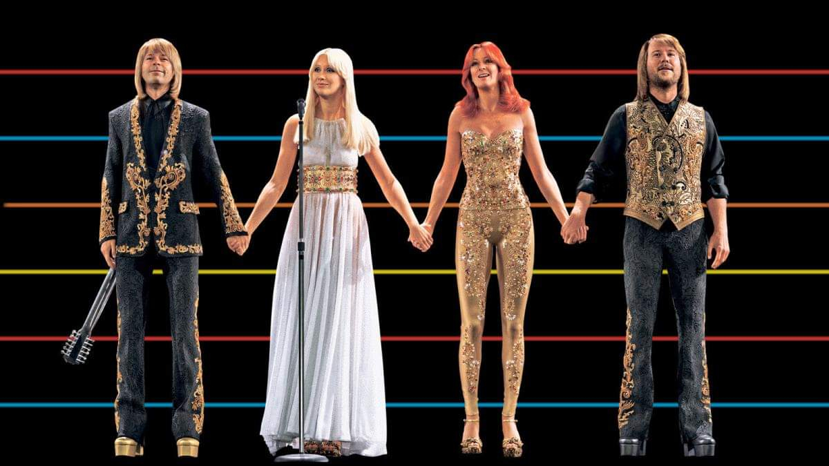 ABBA a susținut primul concert virtual, cu „Abbatar-uri”