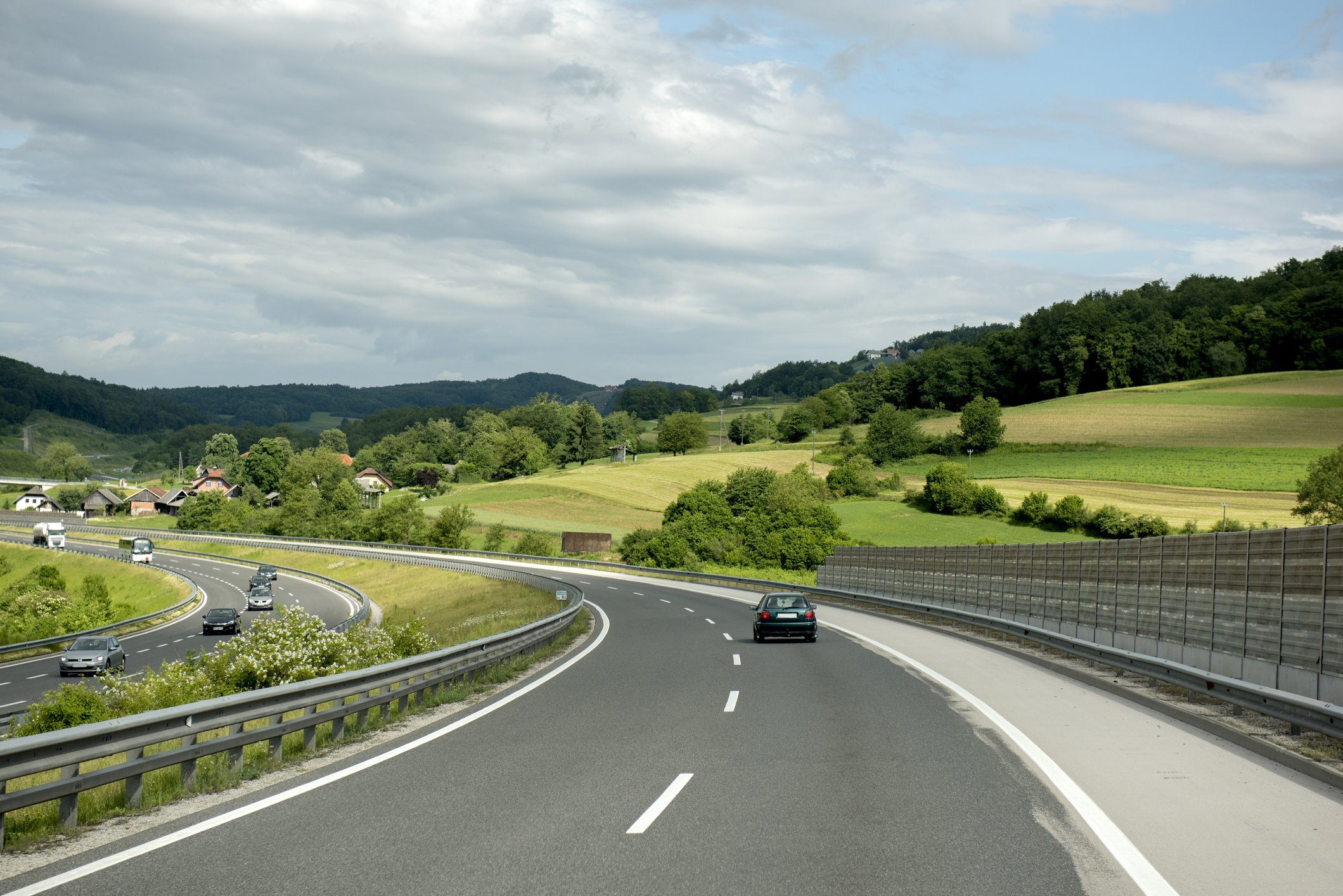 Gălăţean prins de radar cu 197 km/h în Slovenia