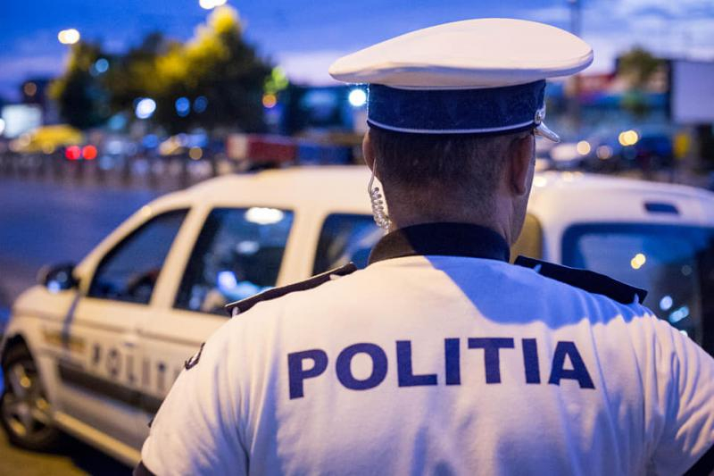 Sub control judiciar după ce și-a uitat pistoalele în autobuz