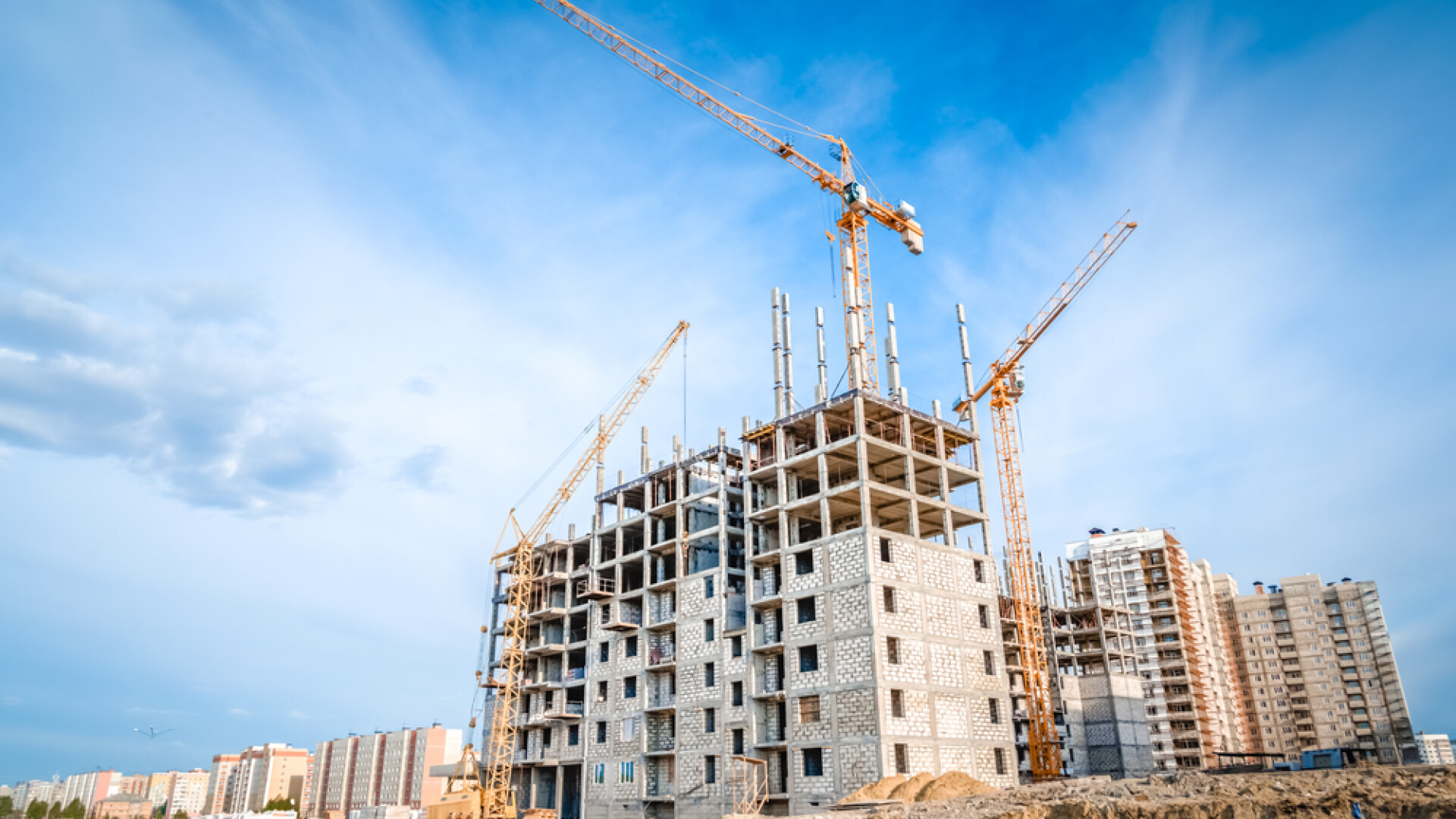 A intrat în vigoare Legea „Nordis”, care-i protejează pe cumpărătorii de apartamente
