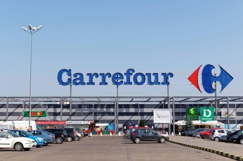 Dedeman, la un pas să cumpere reţeaua Carrefour