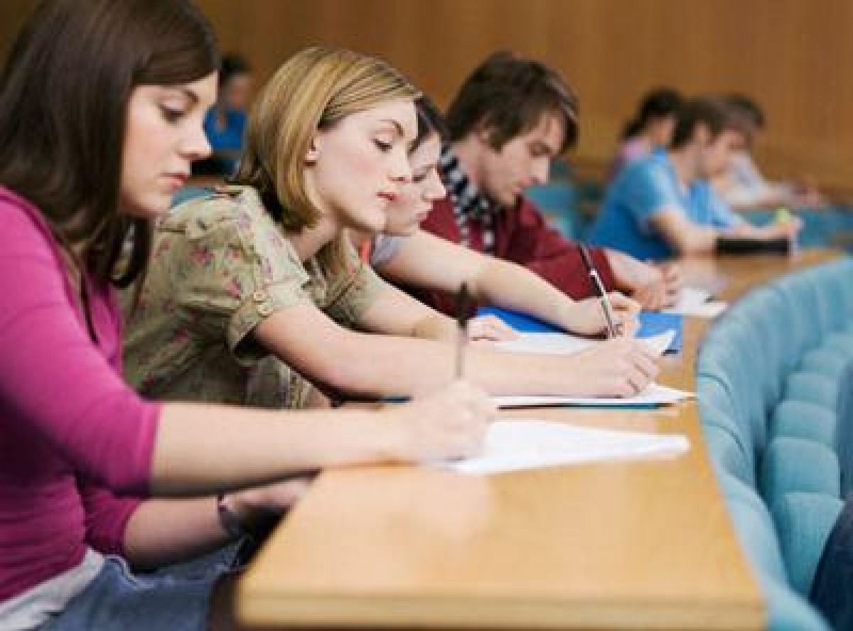 ANGAJATORII elevilor şi studenţilor vor PRIMI BANI pe perioada verii