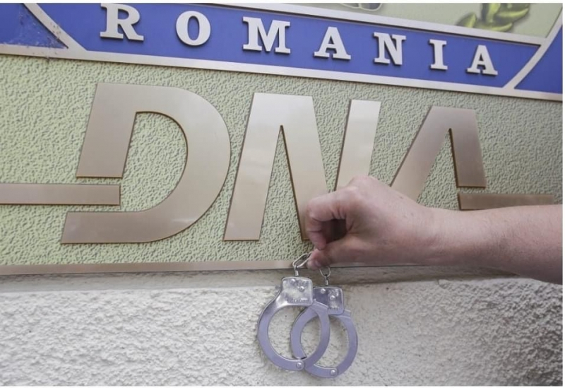 Alo, DNA? Se șmenuiesc niște fonduri...