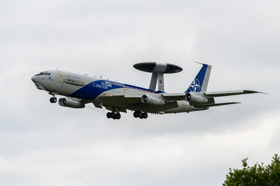 NATO își schimbă flota de avioane de supraveghere